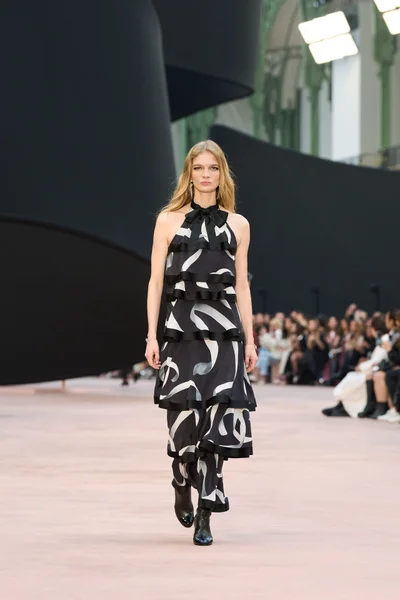 Look 48